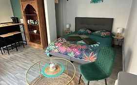 Studio indépendant avec jardin